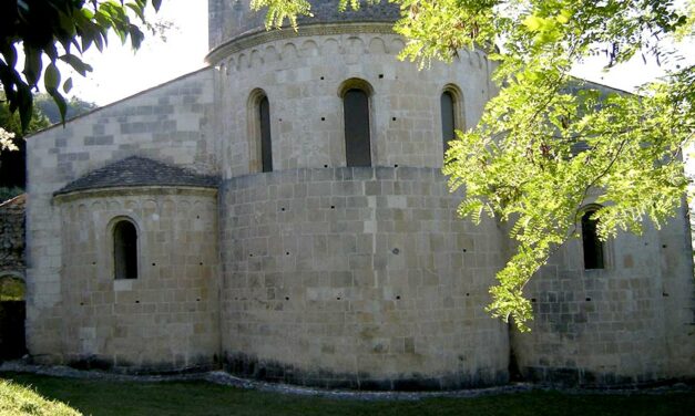 UN LUOGO IMMERSO NEL SACRO BOSCO DELLA DEA MAIA