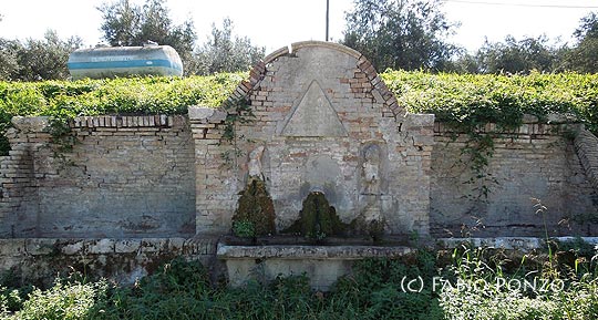 LA FONTE DEGLI SVERGOGNATI