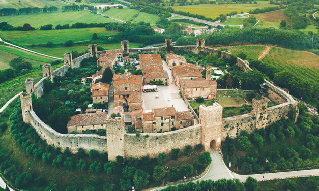 LA CITTÀ DEL GIRONE DANTESCO E IL FANTASMA DEL TRADITORE