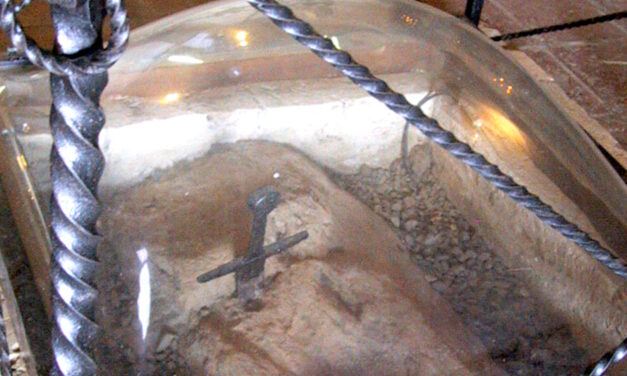 LA SPADA NELLA ROCCIA
