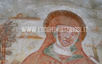 MISTERIOSI OGGETTI VOLANTI IN UN’ANTICA CROCIFISSIONE