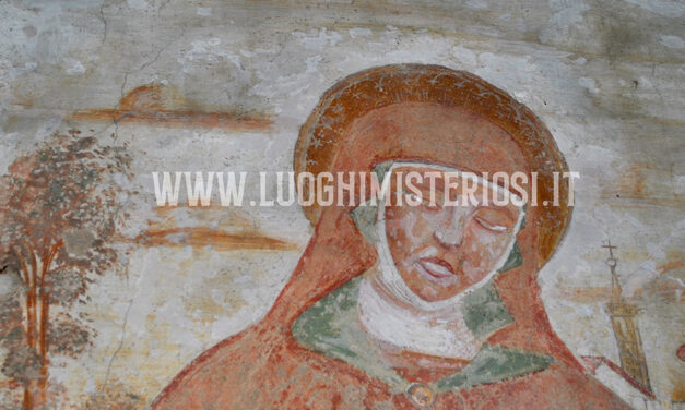 MISTERIOSI OGGETTI VOLANTI IN UN’ANTICA CROCIFISSIONE