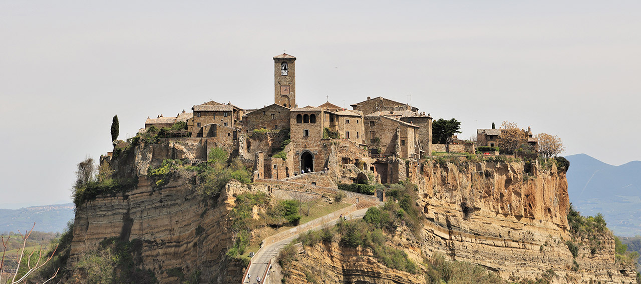 LA CITTA’ SOSPESA E LE GUARIGIONI MIRACOLOSE DI RE DESIDERIO E DI SAN BONAVENTURA