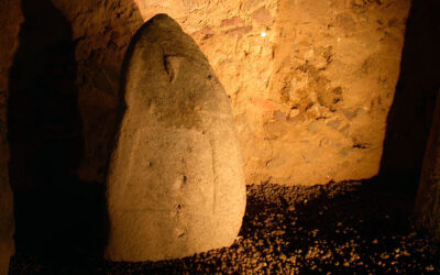 LE PRODIGIOSE STATUE-MENHIR  E IL MISTERO DELL’UOMO CAPOVOLTO
