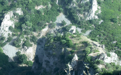IL CASTELLO CHE APPARTIENE AL DIAVOLO E LA LEGGENDA DI MEDUSA