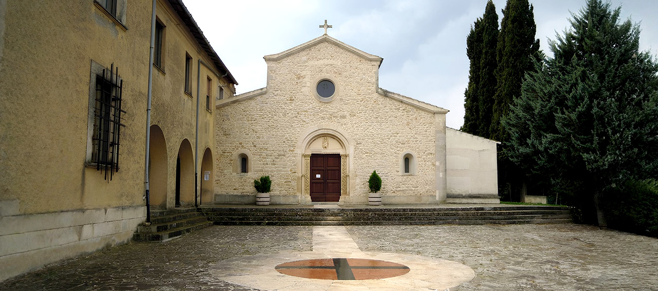 SANDALI DEI PELLEGRINI, FIORI DELLA VITA E TRIPLICI CINTE