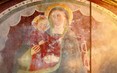 LA MADONNA DELLE ROSE E LE MISTERIOSE INCISIONI
