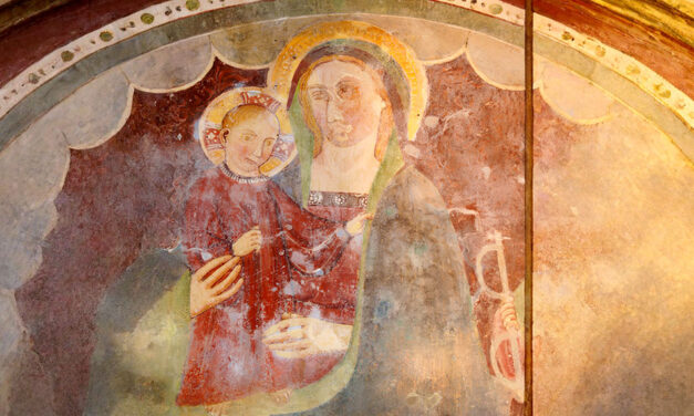 LA MADONNA DELLE ROSE E LE MISTERIOSE INCISIONI