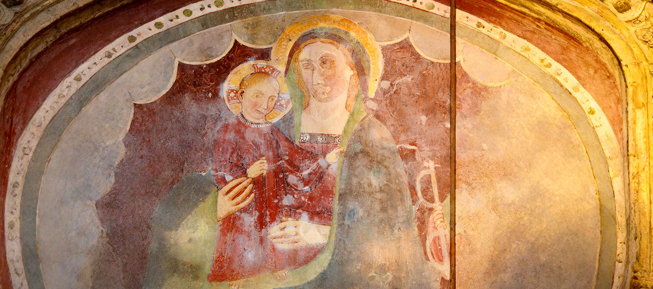 LA MADONNA DELLE ROSE E LE MISTERIOSE INCISIONI