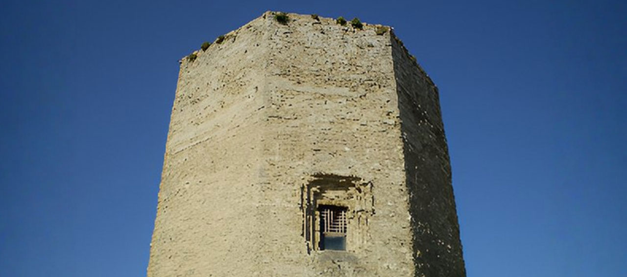 GLI ORIENTAMENTI ARCHEOASTRONOMICI DELLA TORRE DI FEDERICO AD ENNA ED IL SIMBOLISMO DELL’OTTAGONO