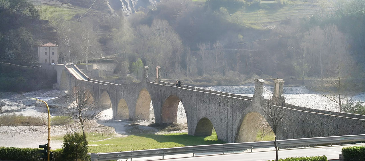 IL PONTE COSTRUITO DAL DIAVOLO