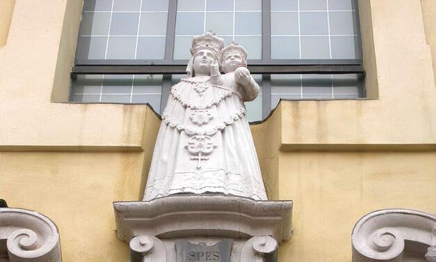 LA MADONNA NERA E LE ISCRIZIONI DELLA CASA DELL’ANNUNCIAZIONE