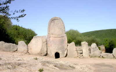 LA TOMBA DEI GIGANTI PIU’ “GIGANTE” DELLA SARDEGNA