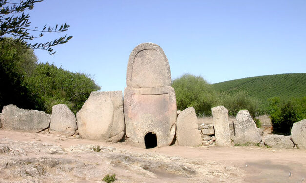 LA TOMBA DEI GIGANTI PIU’ “GIGANTE” DELLA SARDEGNA
