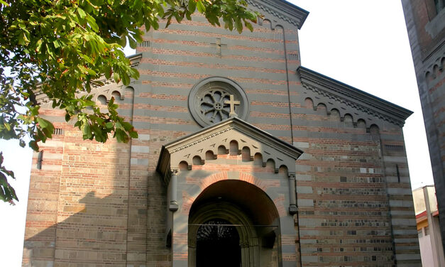L’ANTICA LASTRA BATTESIMALE SUL TEMPIO PAGANO