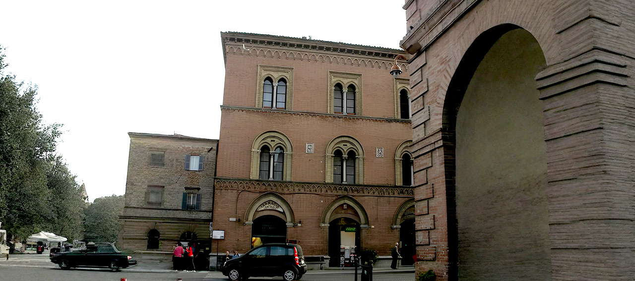 IL FANTASMA DELLA FINESTRA SEMPRE APERTA