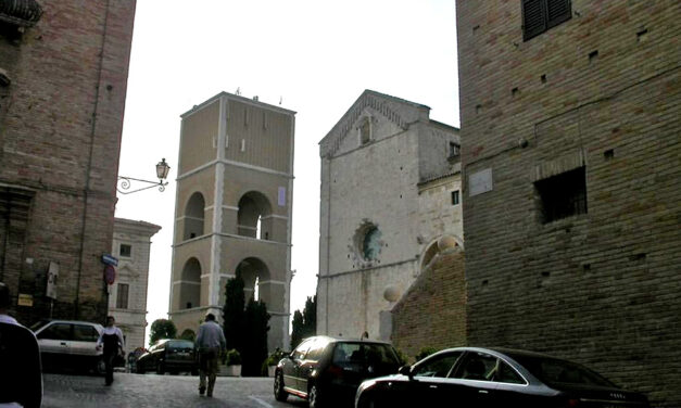 DUE BATTISTERI SPECULARI